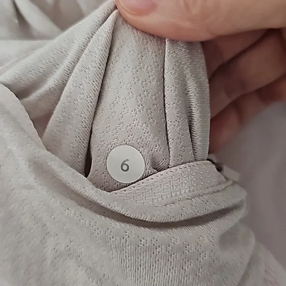 Lululemon Reflective Light Up Tank - Picture 8 of 10